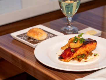 Dining Options on Cruise Ship Carnival Vista
