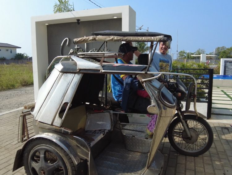 Travel Experiences - Riding a Filipino Tricycle in Zambales Philippines
